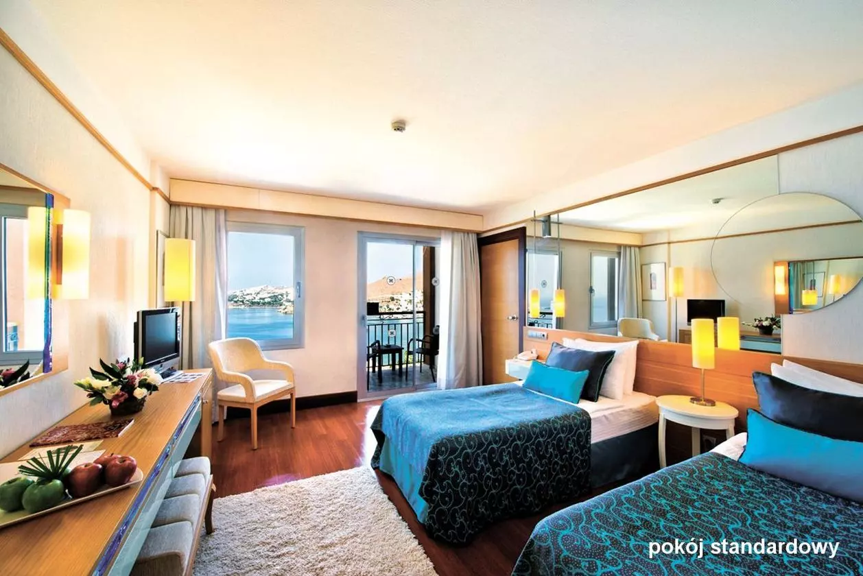 bjvkefg_7 (Copy).jpg